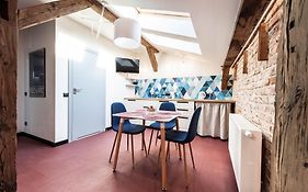 1-Bedroom Apartment With An Ac - Dietla 51 Street